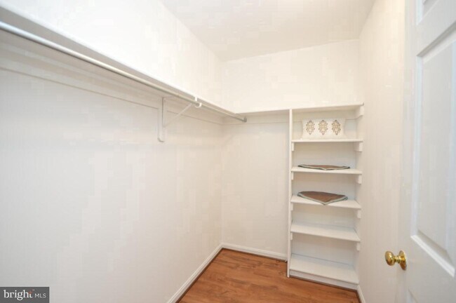 Foto del edificio - 7880 Waverley Mill Ct