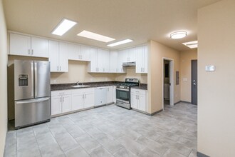 Building Photo - 317 Lester Ave