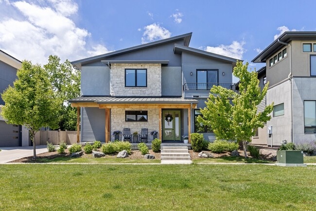 Building Photo - 3681 Paonia St