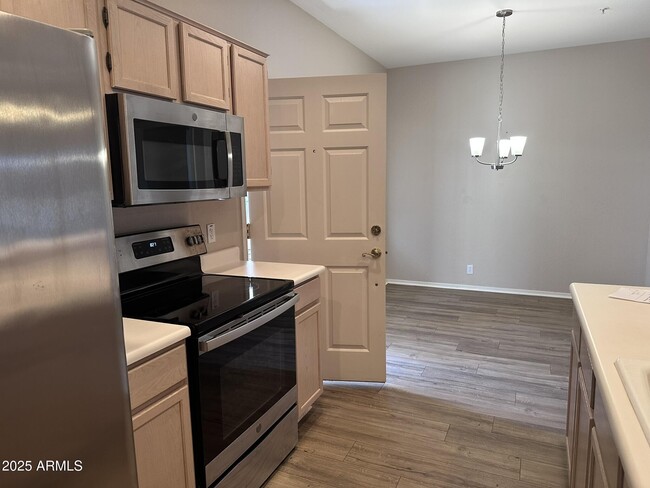 Building Photo - 9253 N Firebrick Dr