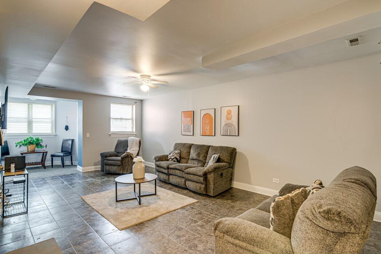 Foto principal - 6210 S Evans Ave