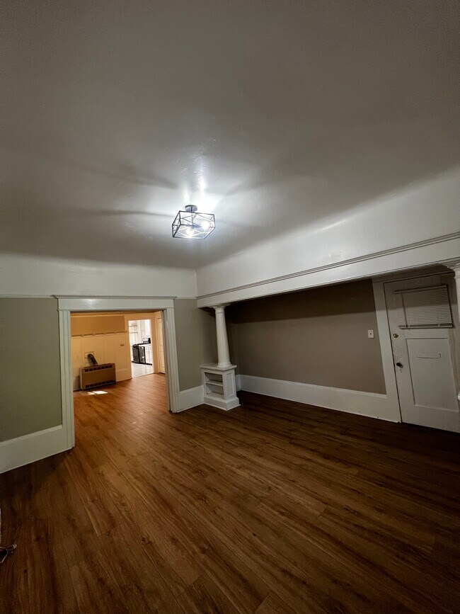 Living Room - 715 17th St