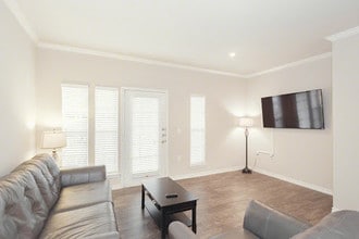 Building Photo - Village of Hampton Cove