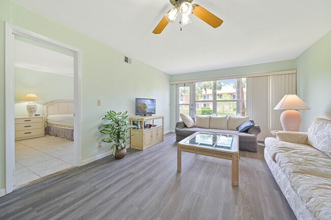 Foto del edificio - Beautiful Condo in South Naples