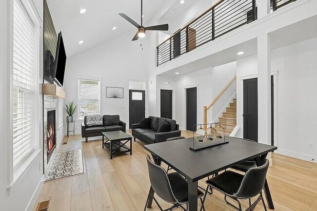 Building Photo - 3386 Blaze Lp