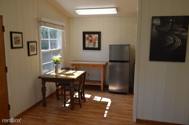 Building Photo - 8562 Carmel Valley Rd