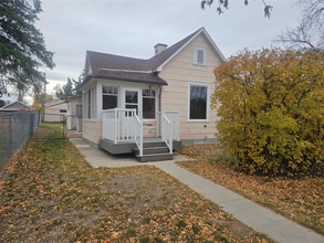 Building Photo - 1504 6th Ave N