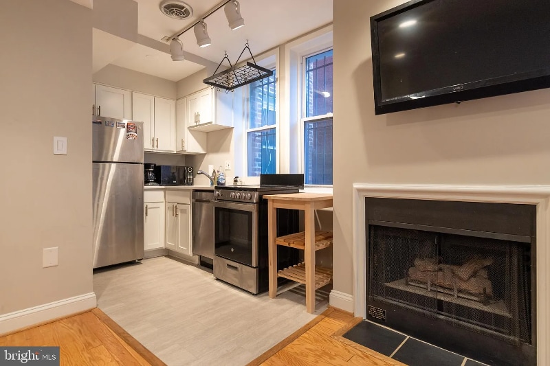 Primary Photo - 1731 Willard St NW