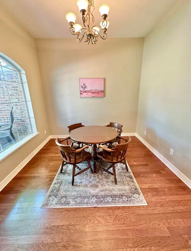 Foto del edificio - 328 Fletcher Dr