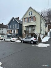 Building Photo - 126 Smith St