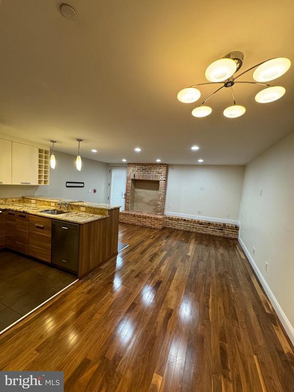 Foto del edificio - 933 N Calvert St