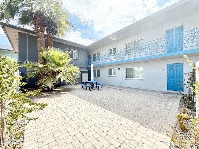 Foto del edificio - 44 E Roanoke Ave