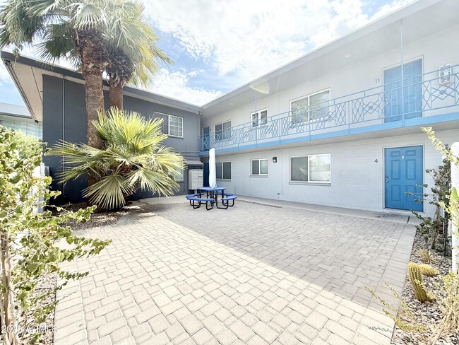 Building Photo - 44 E Roanoke Ave