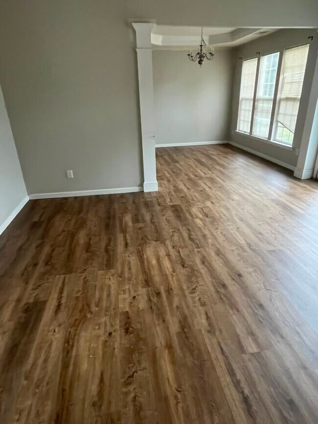 Building Photo - 2204 Arbor Vista Dr