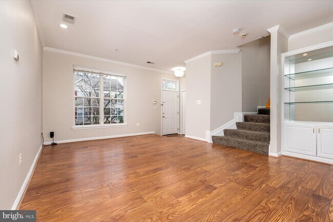 Foto del edificio - 77 Harbour Heights Dr