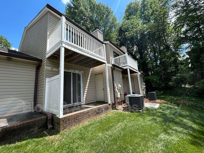 Building Photo - 185 Forest View Dr