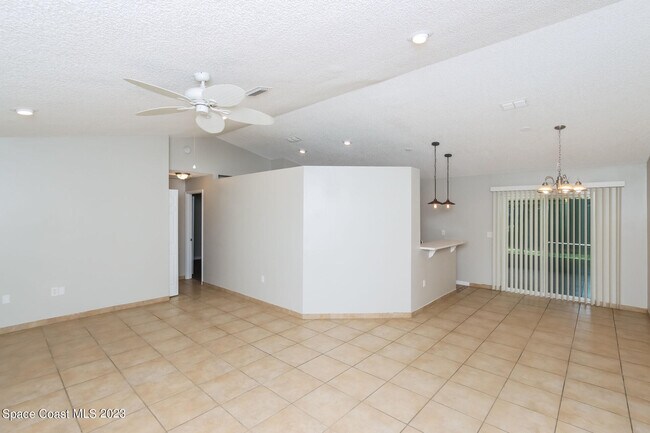Foto del edificio - 1376 Hazel St NW