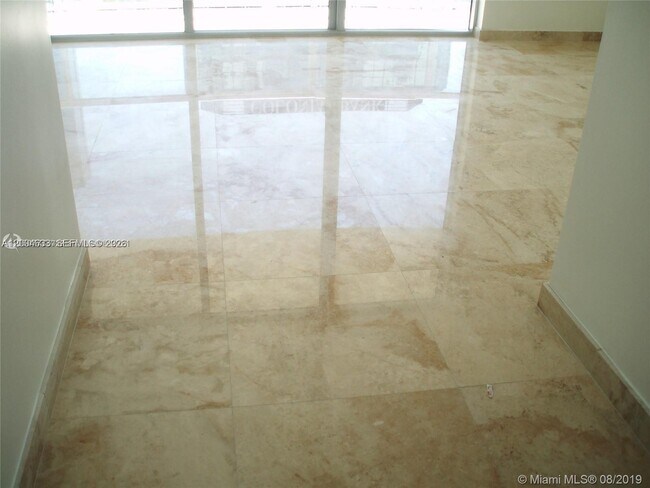Foto del edificio - 1060 Brickell Ave