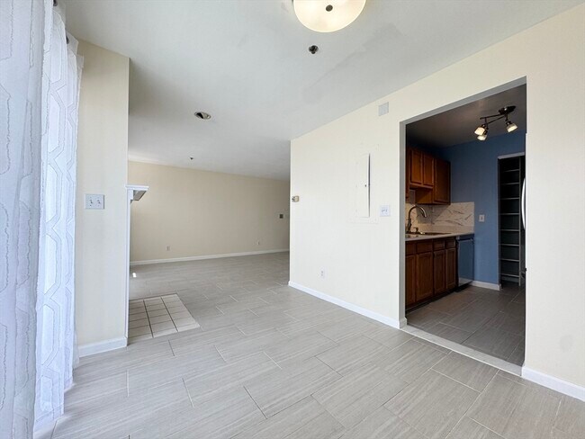 Foto del edificio - 200 Falls Blvd