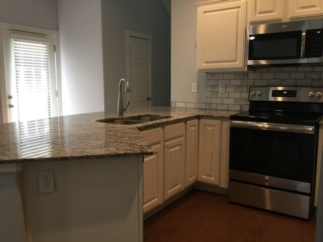 Foto del edificio - 3802 SW Peachwood Dr