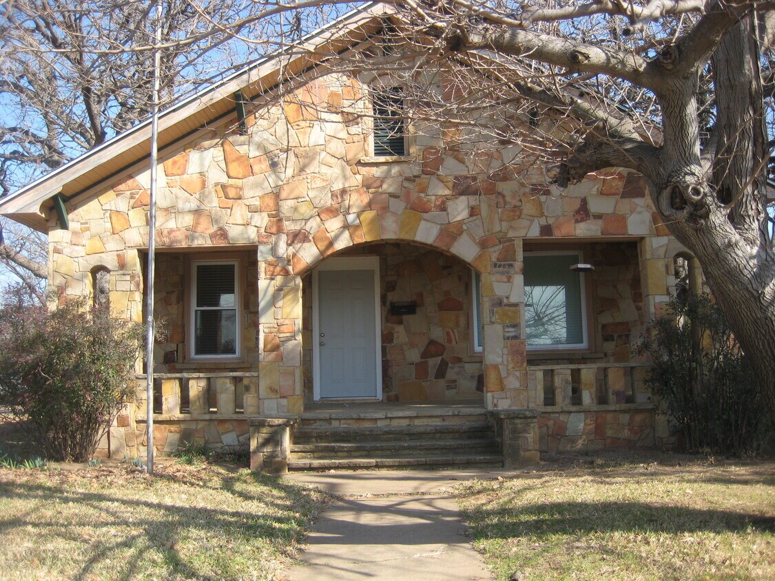 509 S Center St, Arlington, TX 76010 House Rental in Arlington, TX