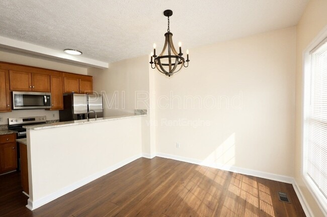 Foto del edificio - 2716 Goyne Loop