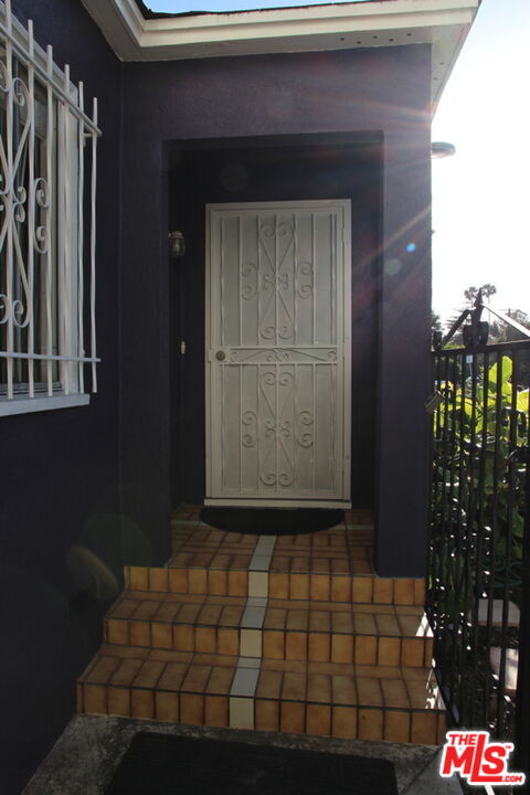 Foto del edificio - 12442 Short Ave