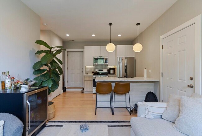 Foto del edificio - 2908 N Allen Ave