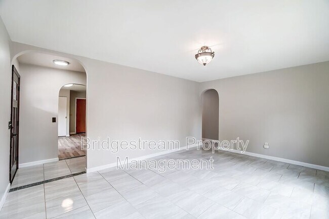 Foto del edificio - 4354 Meadowcroft Rd