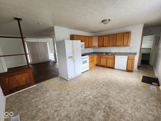 Building Photo - 8412 E 37th Pl