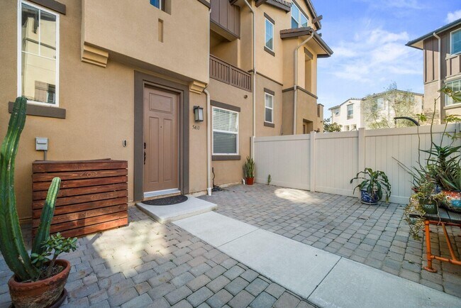 Foto del edificio - 5460 San Roberto