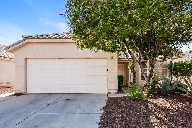 Building Photo - 4445 Cielo Ln