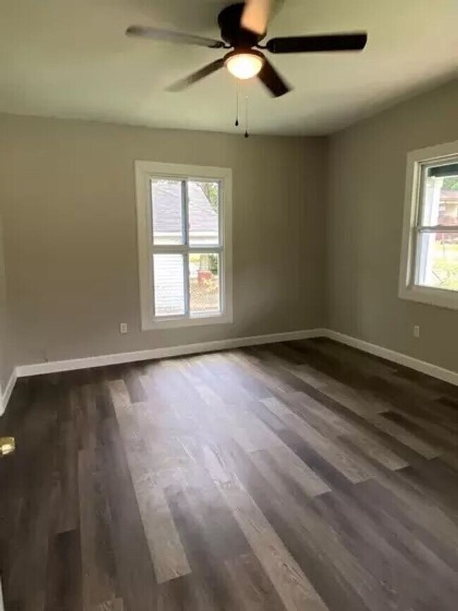 Building Photo - RENOVATED 3 Bedroom, 2 Bath Ranch Home