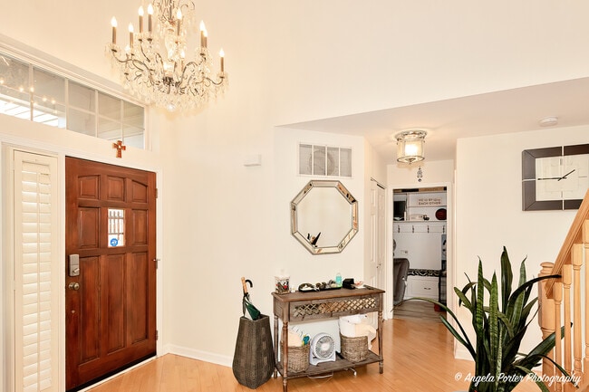 Building Photo - 589 Marseilles Cir