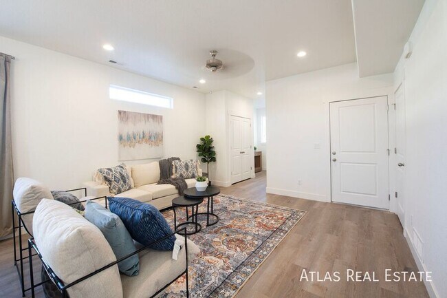 Foto del edificio - 3645 Verde Dr