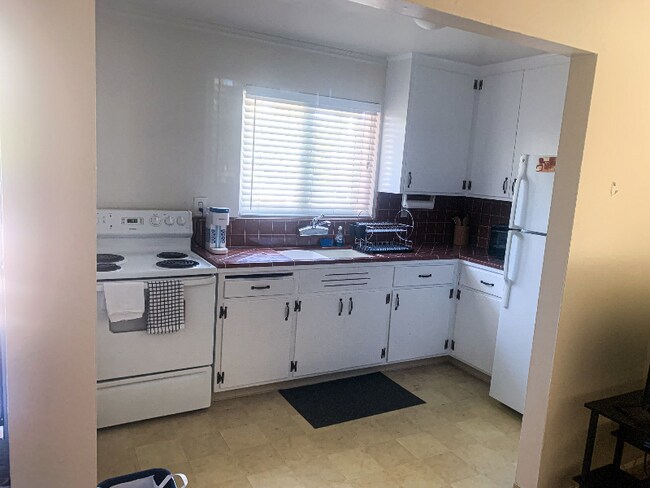 Photo - 922 Academy Ave Apartment