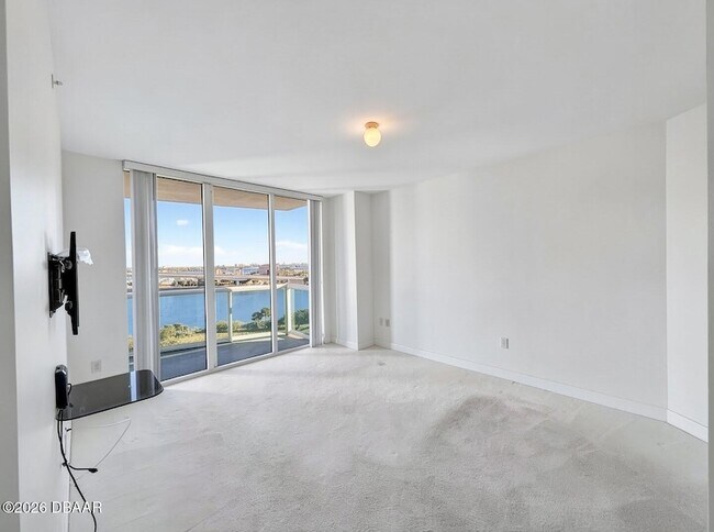 Foto del edificio - 231 Riverside Dr