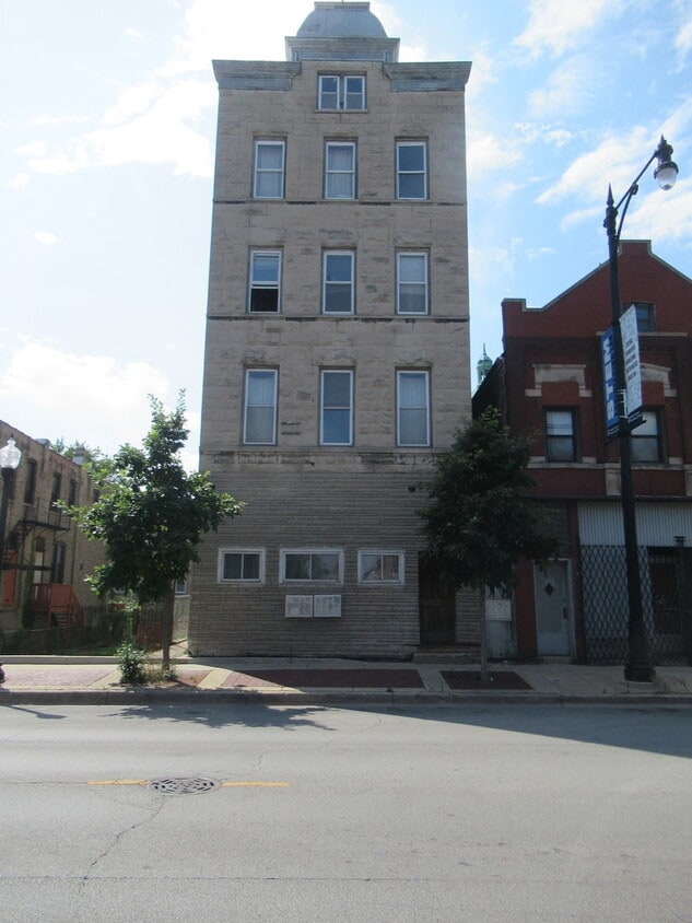 Primary Photo - 3216 S Morgan St