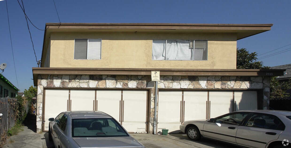 Foto del edificio - 2535 75th Ave