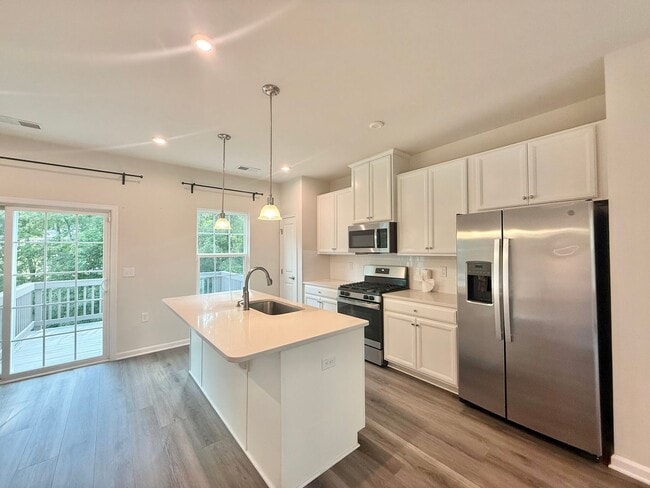 Building Photo - 1130 Romeria Dr