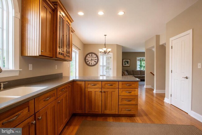 Foto del edificio - 13624 Creek View Dr