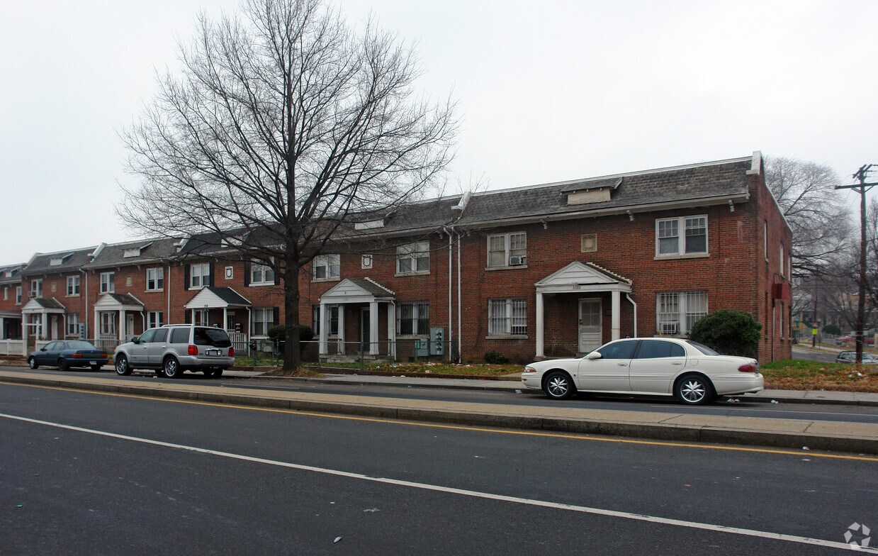 Building Photo - 1722 West Virginia Ave NE
