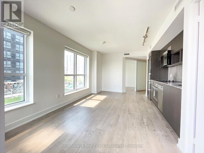 Photo du bâtiment - 7 Mabelle Ave