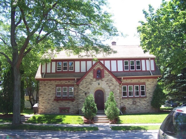 Building Photo - 1503 E Kensington Blvd