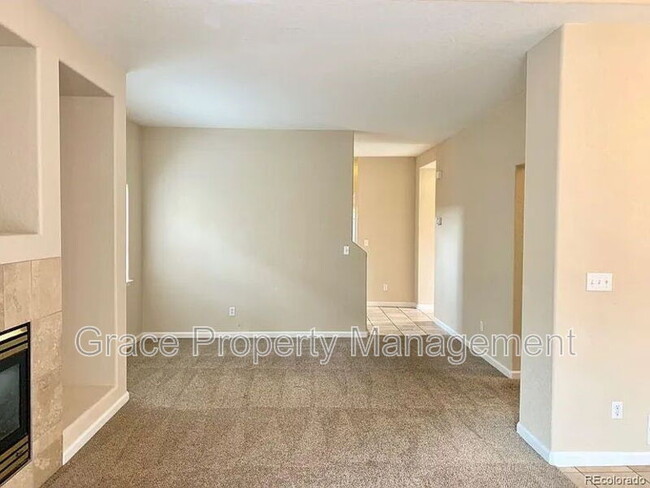 Building Photo - 10022 Wyandott Cir S