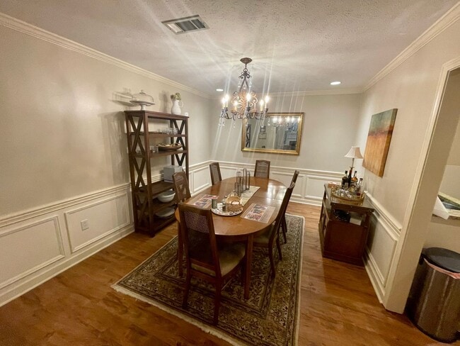 Building Photo - Charming 3/2 Home in Madison School Distri...