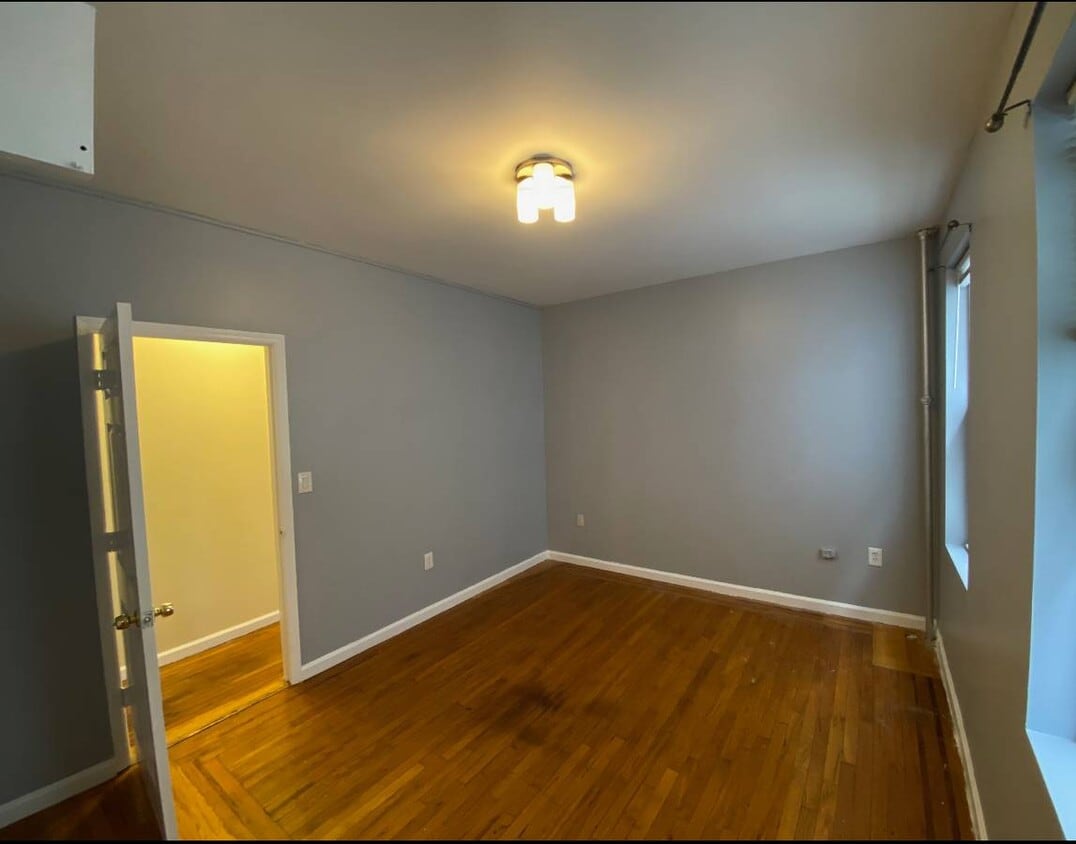 Building Photo - 125 W 227th St