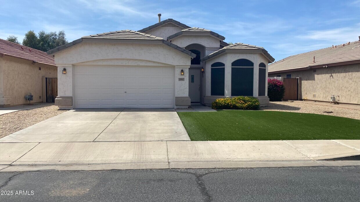 Foto principal - 19962 N 65th Dr
