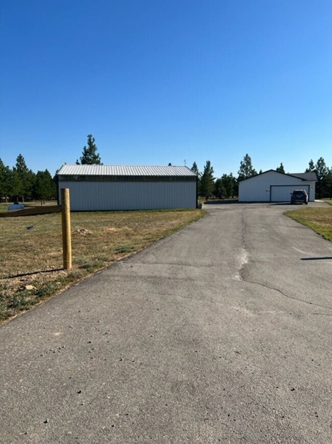 2 br, 1 bath House 4271 Sarah Loop House Rental in Athol, ID