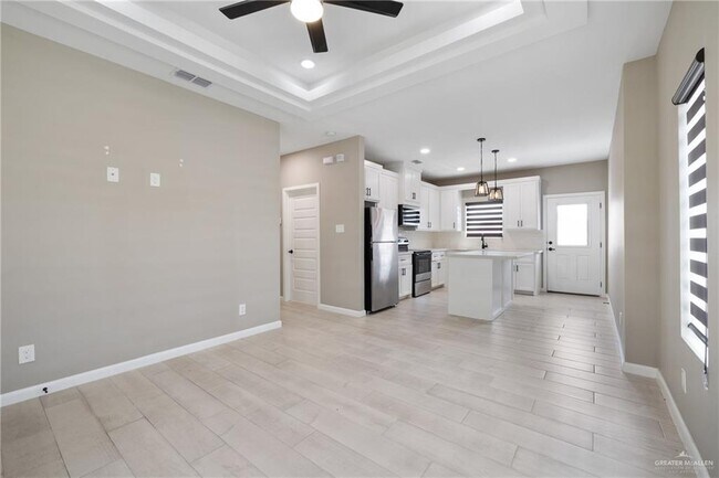 Building Photo - 9 N Hester St